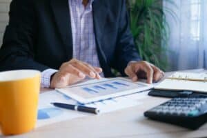 Facturation électronique obligatoire en France dès 2024 : Comment les entreprises opérant en France, peuvent-elles se préparer à la mise en conformité?